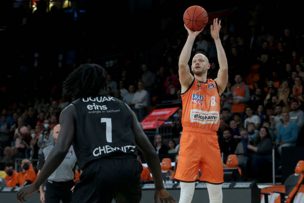 频频引入强 频频引入强